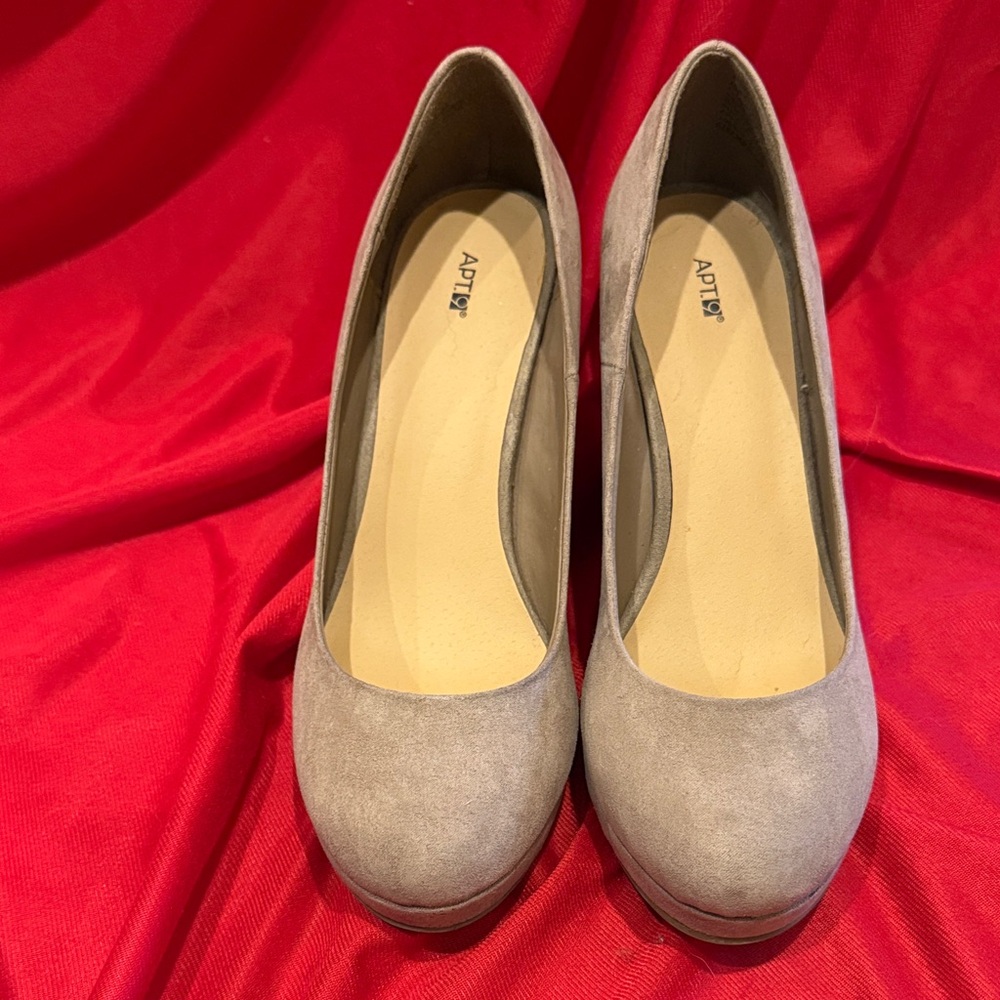 Apt. 9 Taupe Women's Heels